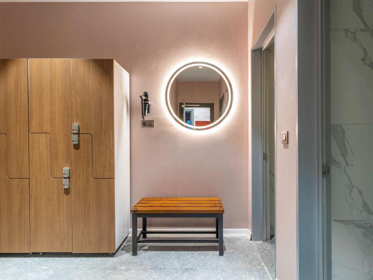 Mercure Trabzon Hotel Exterior foto The locker room
