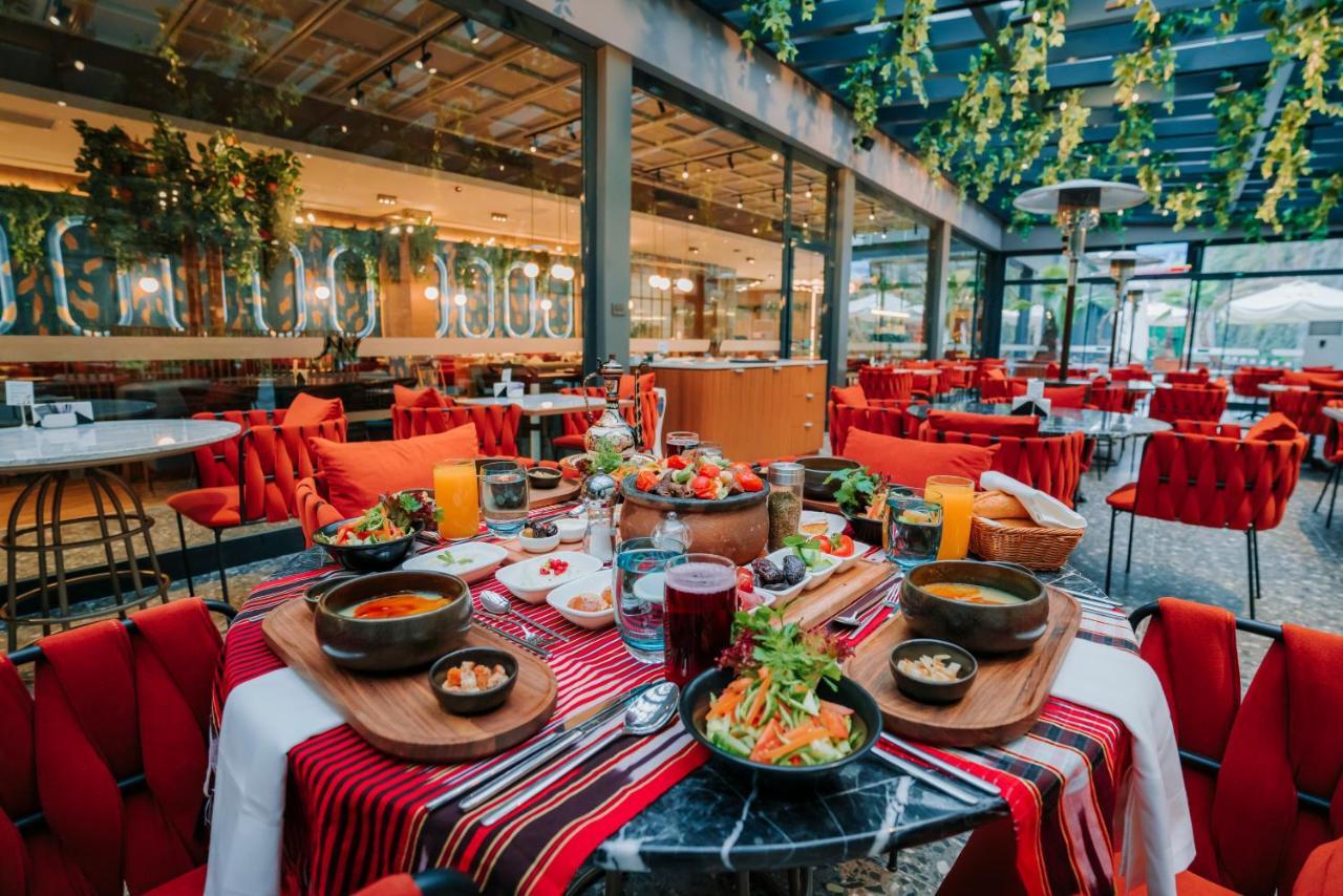Mercure Trabzon Hotel Exterior foto Restaurant in the hotel