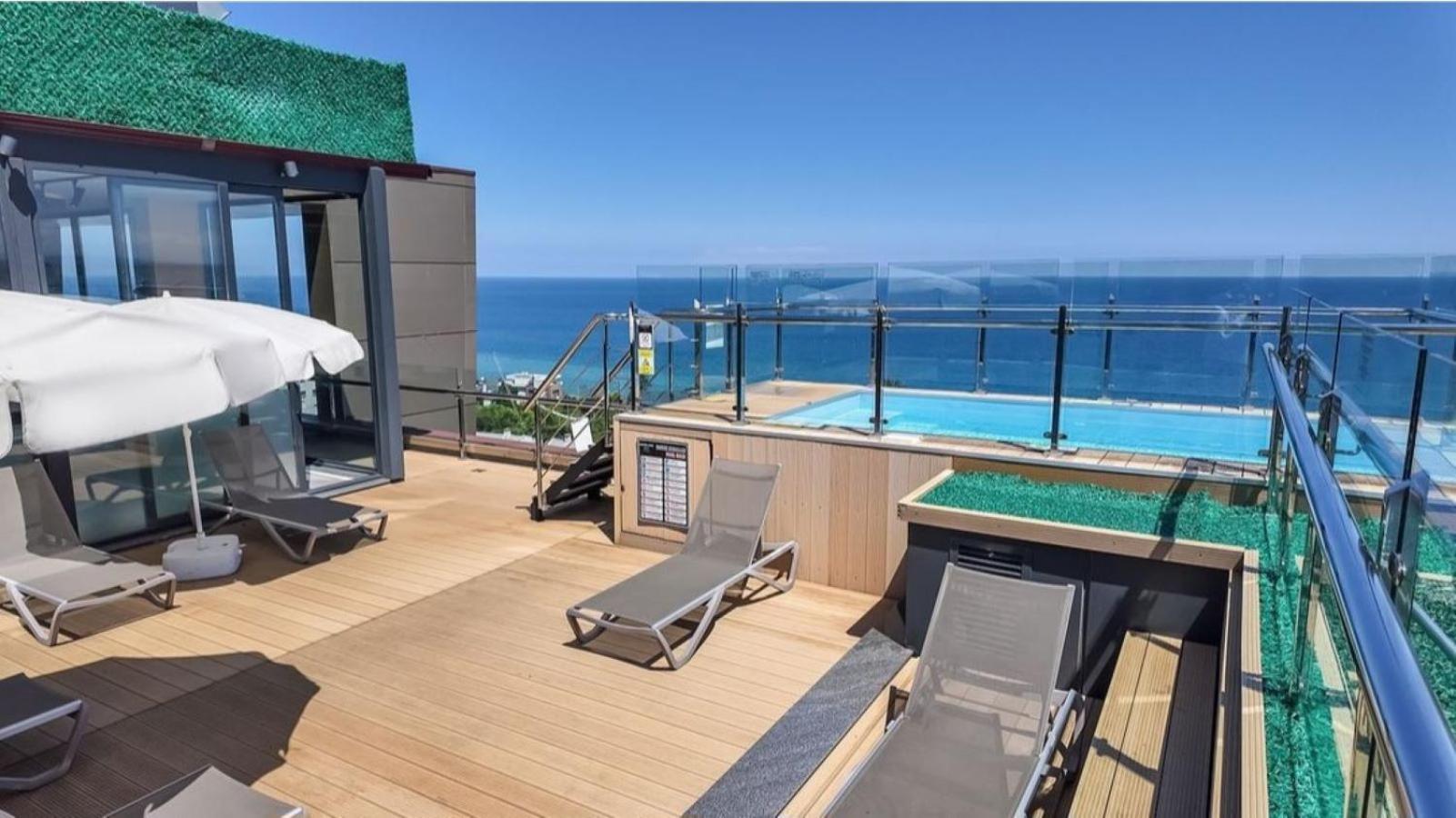 Mercure Trabzon Hotel Exterior foto Rooftop pool