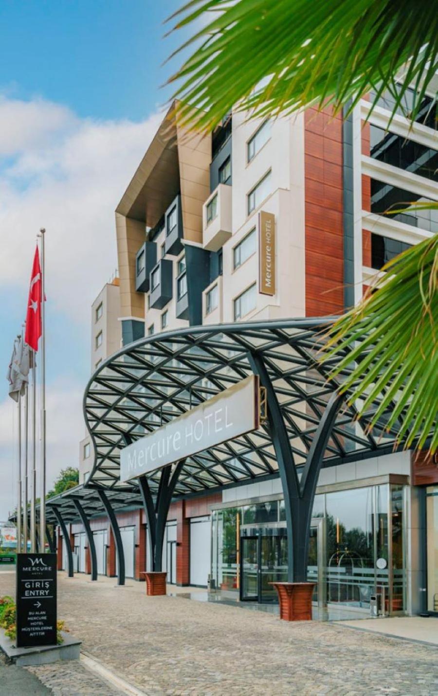 Mercure Trabzon Hotel Exterior foto Entrance of the hotel